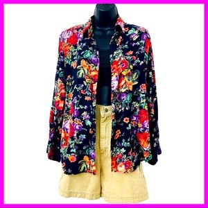 Vintage Ttarina Floral Button Down Shirt

Size: M